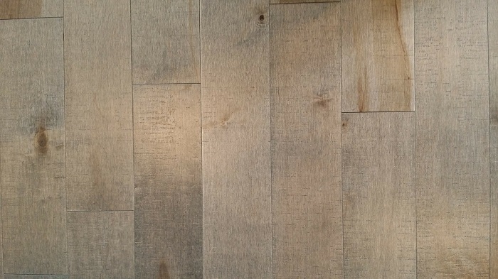 Vinylová podlaha v drevenom dekóre